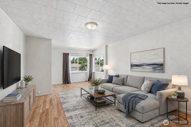 3rd image of 806 4th Street SE