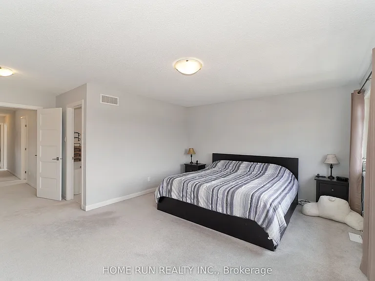 282 Nelson St E — Photo 25