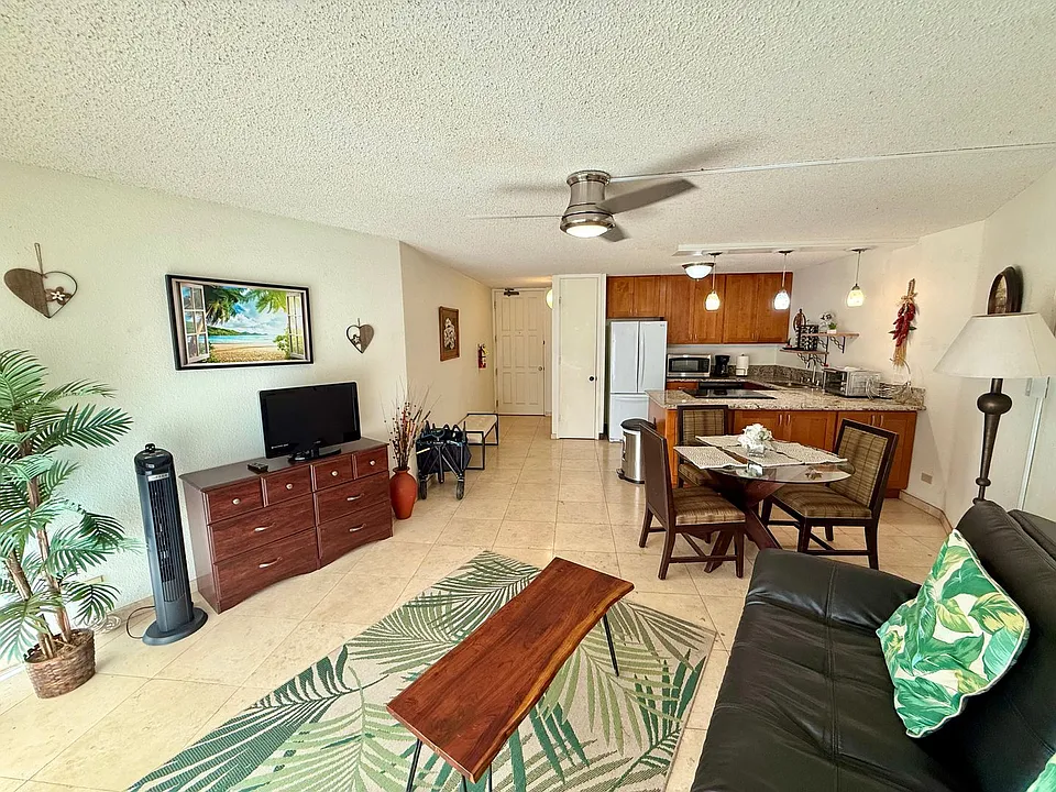20 Hauoli St #305