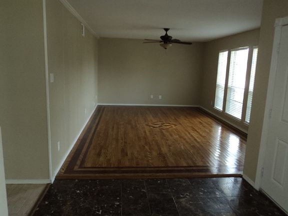 4th image of 1712 Lincoln Dr