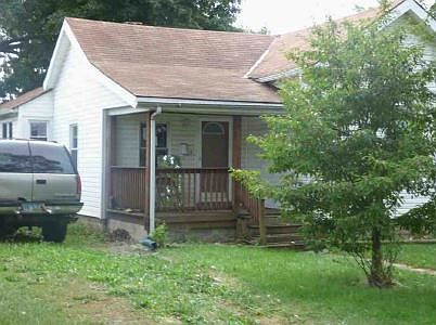 1st image of 911 Leland Ave