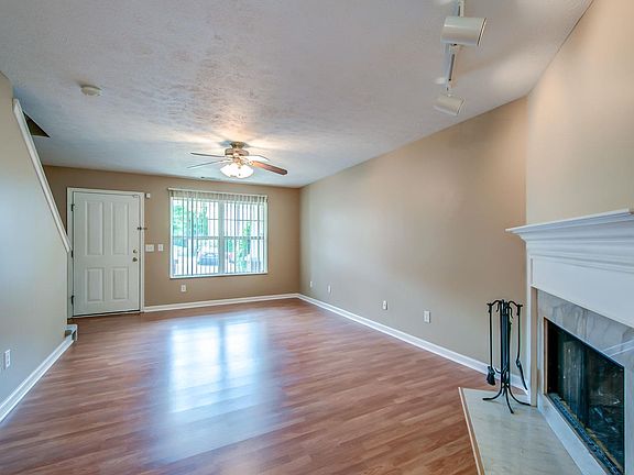 2nd image of 418 Flintlock Ct