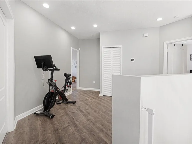 2316 SW 127th Ave — Photo 20