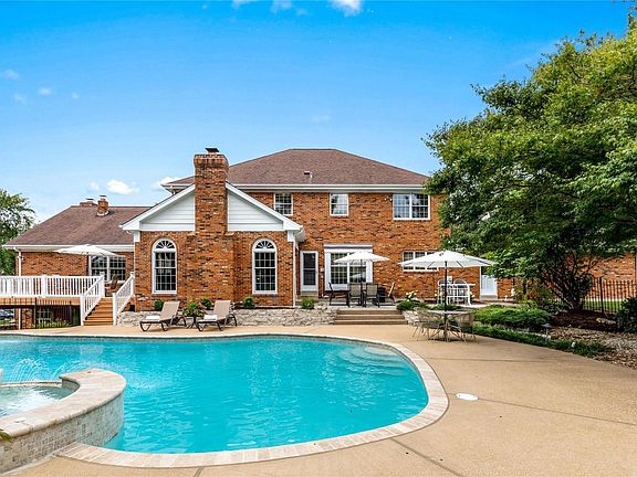 4th image of 1144 Chatsworth Place Dr