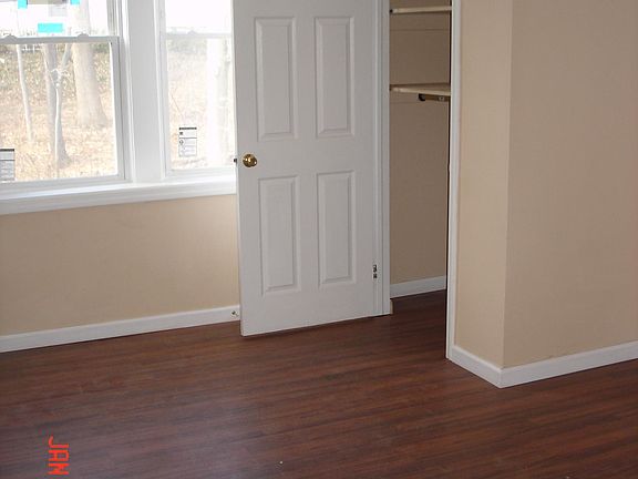 5th image of 28 Tremont Ave APT 4