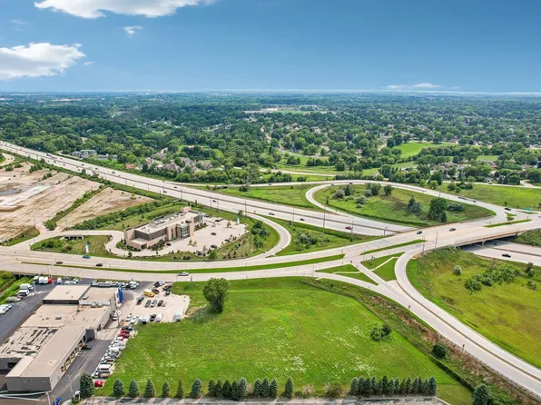 Main St, Menomonee Falls, WI 53051
