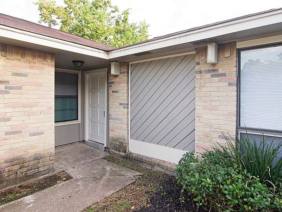 2nd image of 16719 Pebbleglen Dr