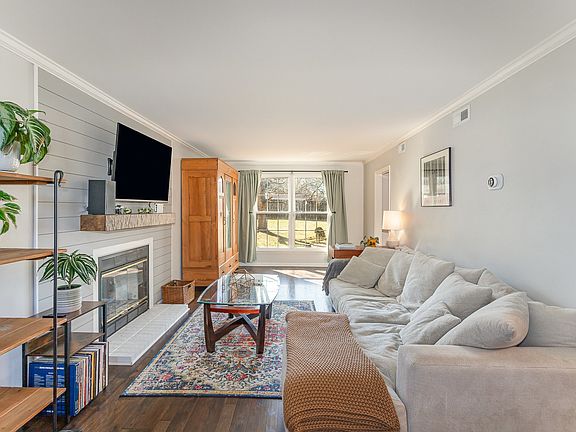 4th image of 408 Adeline Dr
