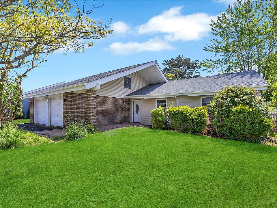 12 Joanne Drive, Holbrook, NY 11741 Zillow