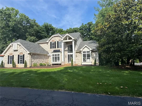 16659 Highland Summit Dr, Ballwin, MO 63011