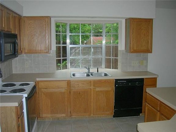 5th image of 2517 Jacqueline Dr