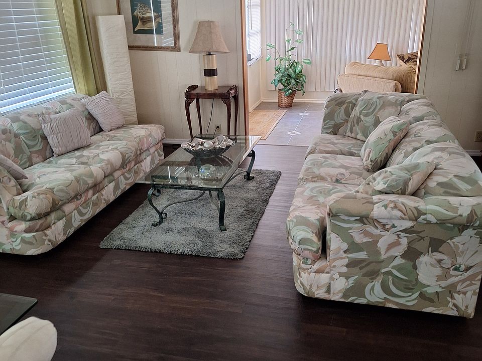 2nd image of 35 Rollo Ct
