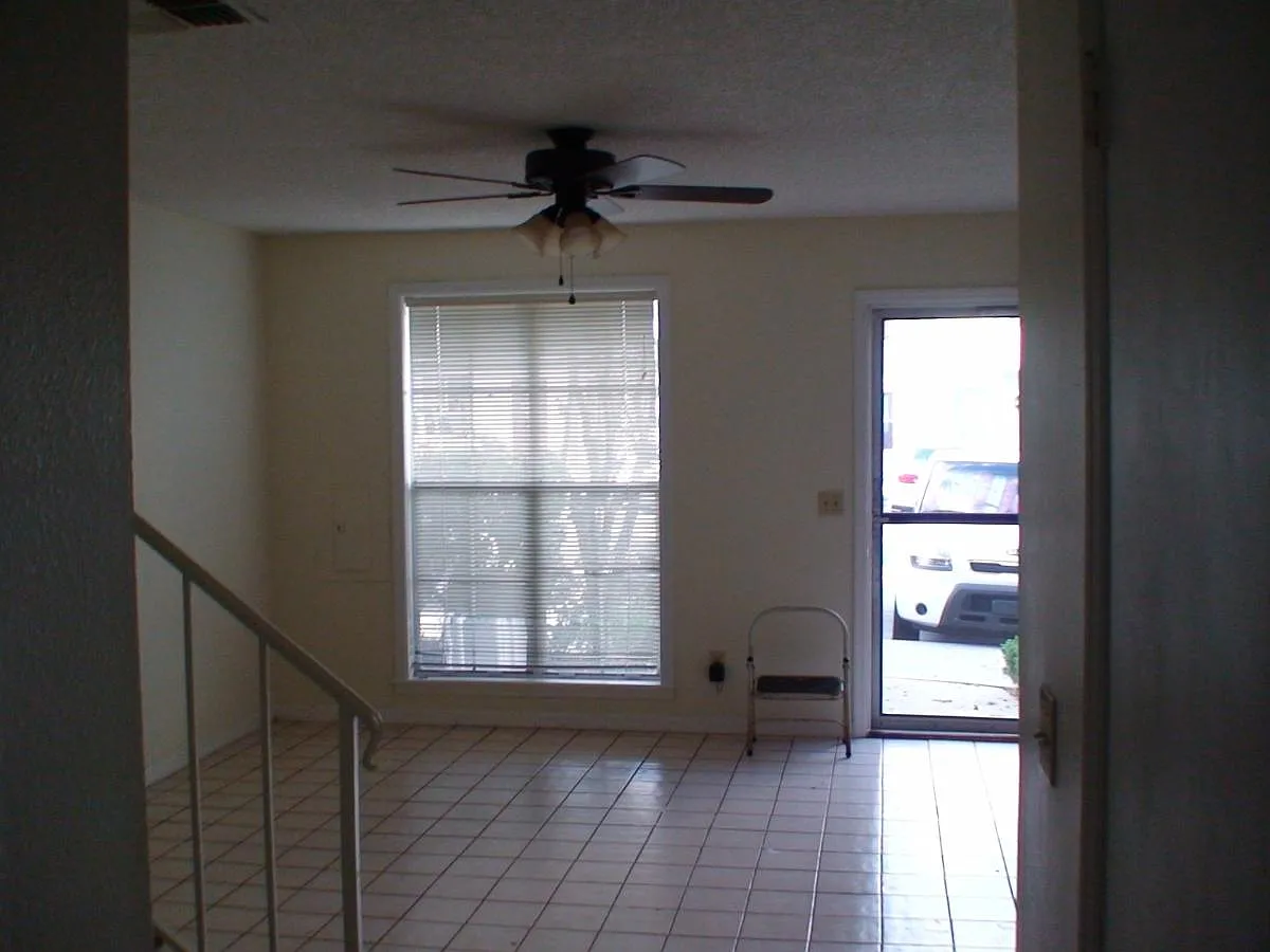 Building Photo - 5709 Bratton Dr