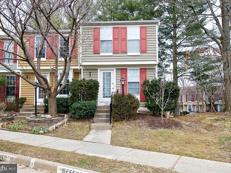 1915 Belmont Ridge Ct — Photo 1