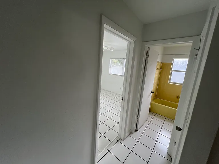 4365 Golden Gate Pkwy #C — Photo 4
