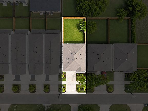5th image of 6413 Goforth St