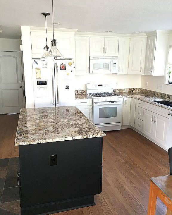 2nd image of 10255 Woodrose Ln