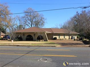 911 S Main St, Henderson, TX 75654