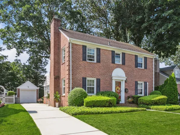 176 Fonda Road, Rockville Centre, NY 11570