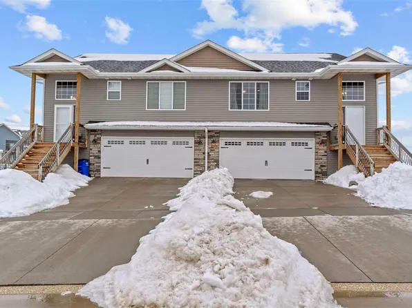 1016 Creekside Dr, Tiffin, IA 52340