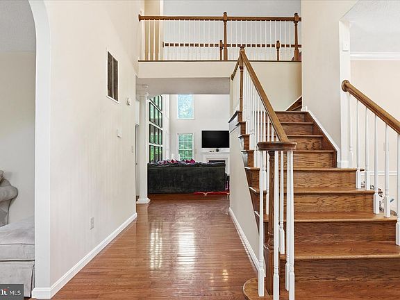 2nd image of 5829 Lockmere Pl