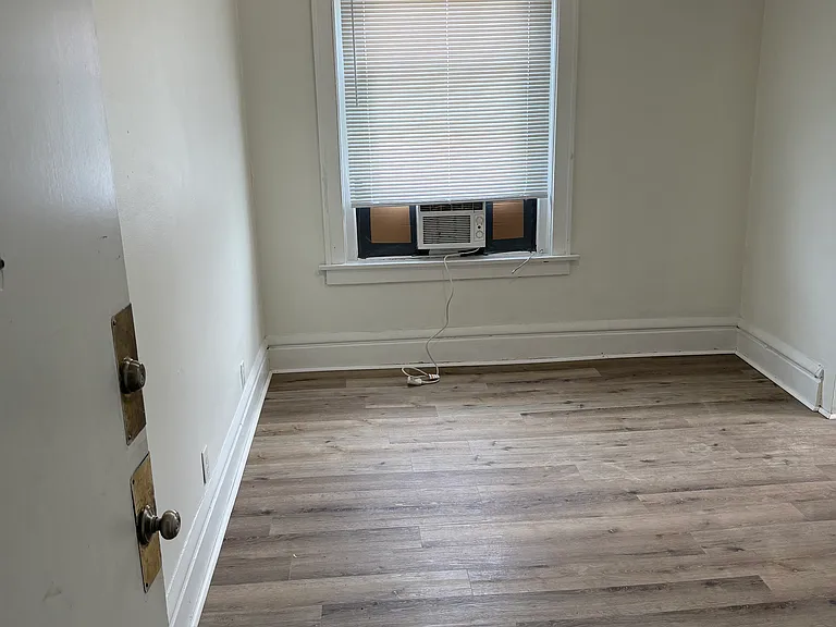 3347 1/2 N High St #1 — Photo 2