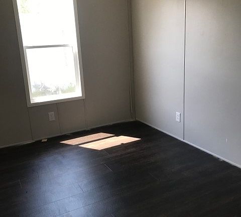 3rd image of 7312 Miami Ave