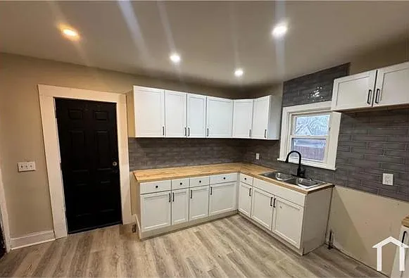 4 bed, 1350 sqft, $1,940 — Photo 2