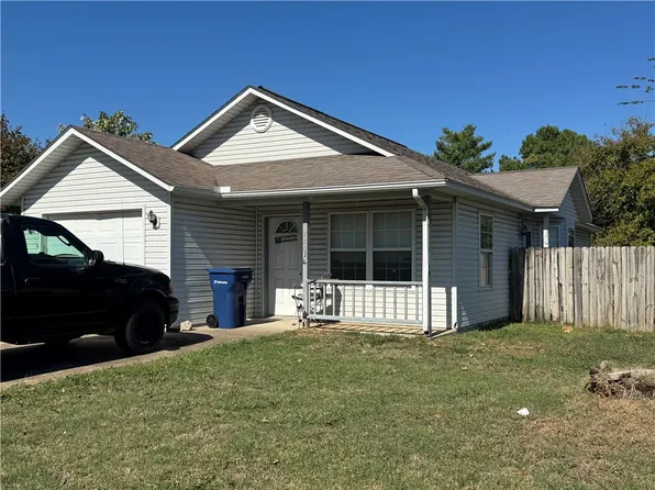 1701 Rosewood Ln, Siloam Springs, AR 72761