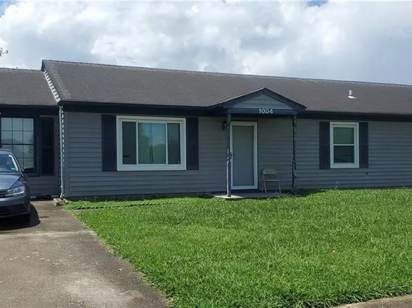 1004 King Arthur Dr, Chesapeake, VA 23323