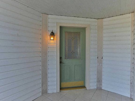 3rd image of 3538 Russett Ln