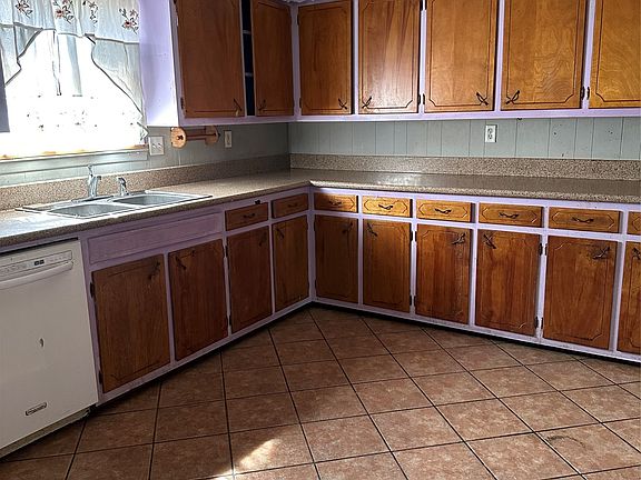 2nd image of 1509 Robin Dr