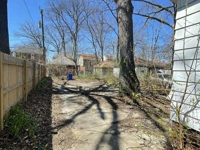 16219 Northlawn St — Photo 3