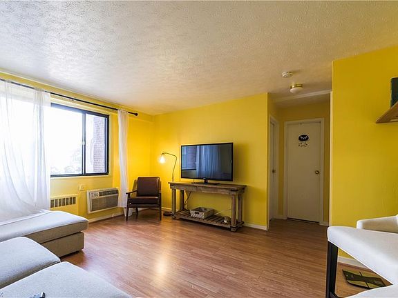 5th image of 11720 Edgewater Dr APT 213