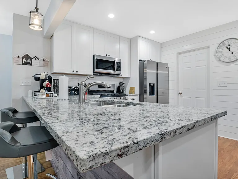 1296 Diamond Ave SE — Photo 10