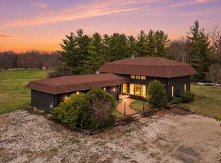 6225 Lakewood Dr, Marengo, IL 60152