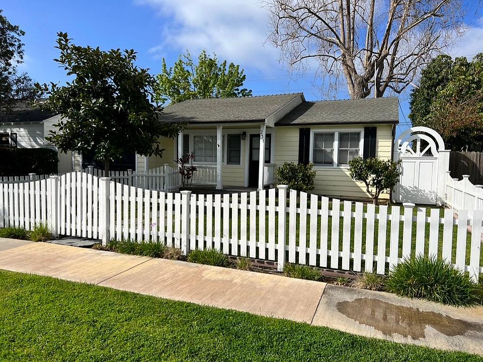 1st image of 231 Magnolia St