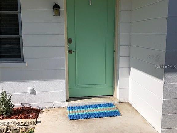 4th image of 215 E Baffin Dr