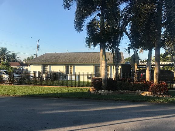 5th image of 15700 NW 40th Ct