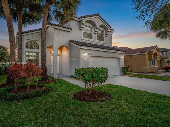 15674 NW 12th Mnr, Pembroke Pines, FL 33028