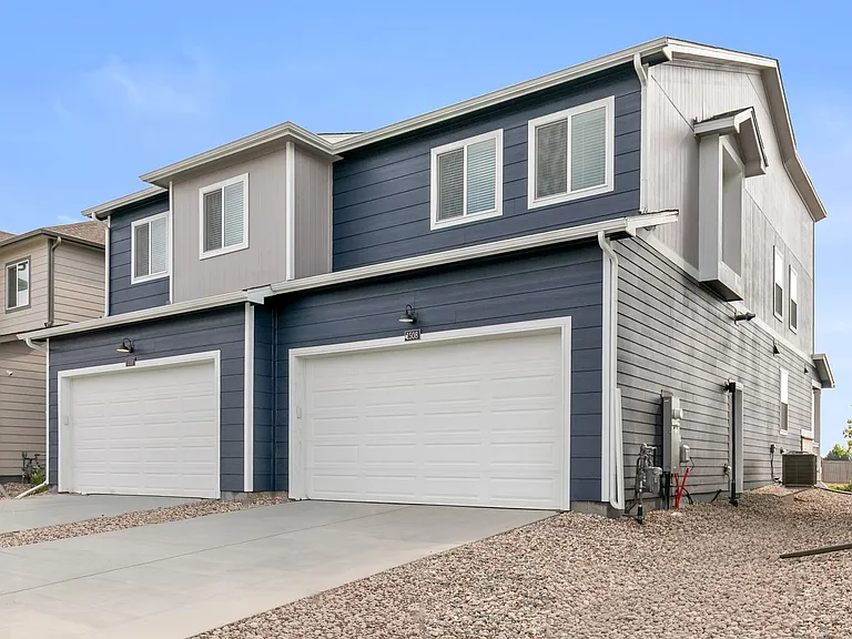 1508 Higgins Creek Dr — Photo 2