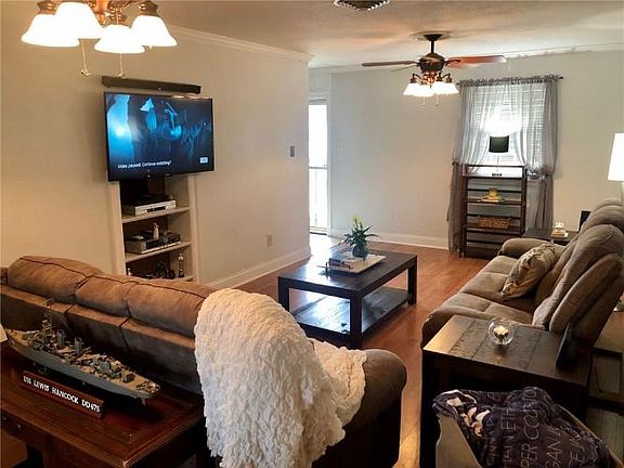 2nd image of 1304 Farrington Dr