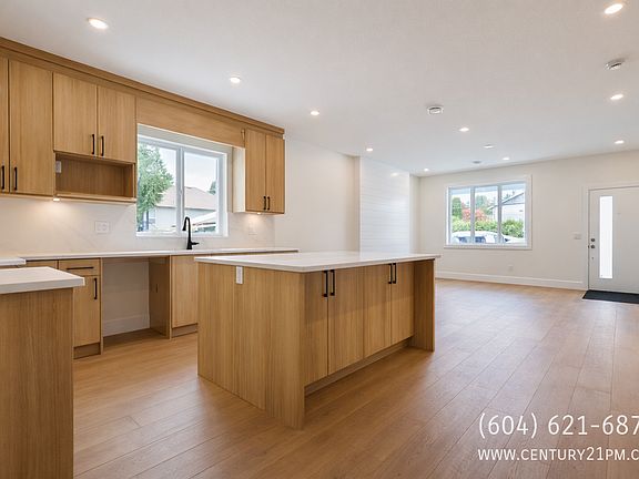 5th image of 33918 Marshall Rd #2