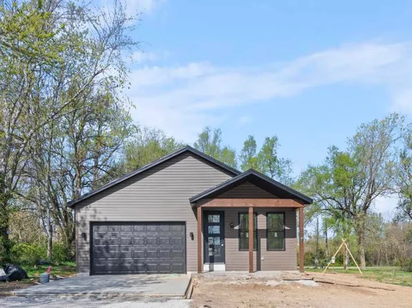 393 S Oak Avenue, Sparta, MO 65753