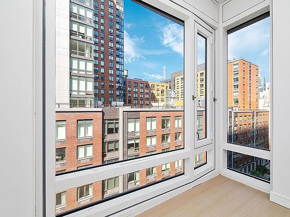 5th image of 572 11th Ave #13R