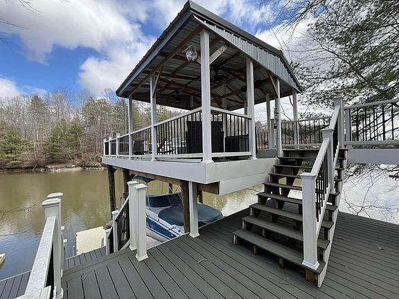 3rd image of 512 Ridgelake Rd #22