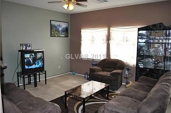 4th image of 621 Sterling Spur Ave