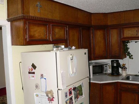 5th image of 1114 E Newcomb St