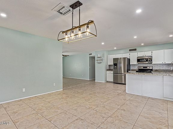 3rd image of 820 W HONONEGH Drive