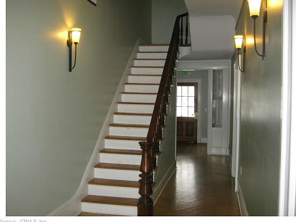 3rd image of 591 Orange St